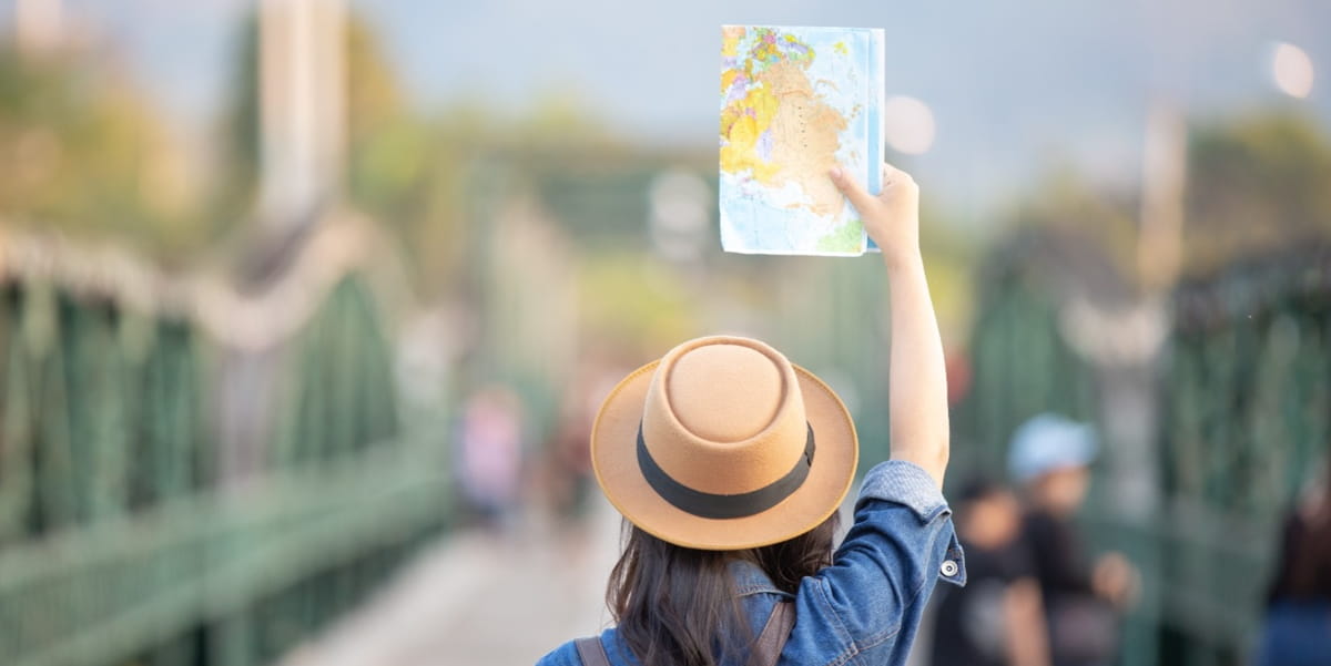 Para utilizar a ferramenta, é necessário escolher seu destino e as datas que deseja acompanhar