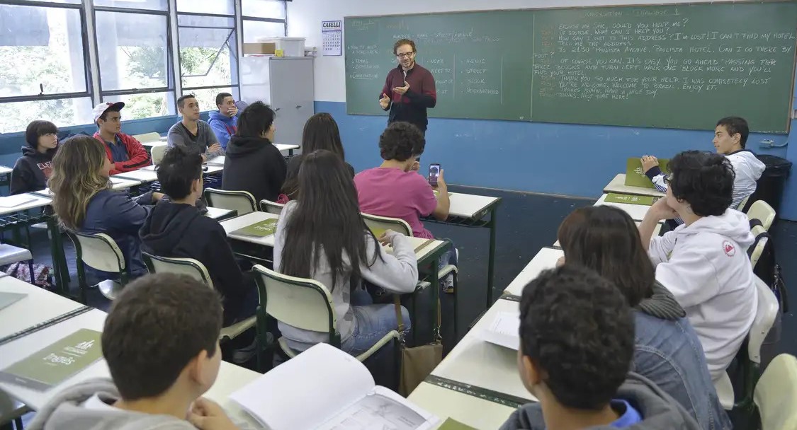 Professores do estado de SP optaram por agendar greve para abril