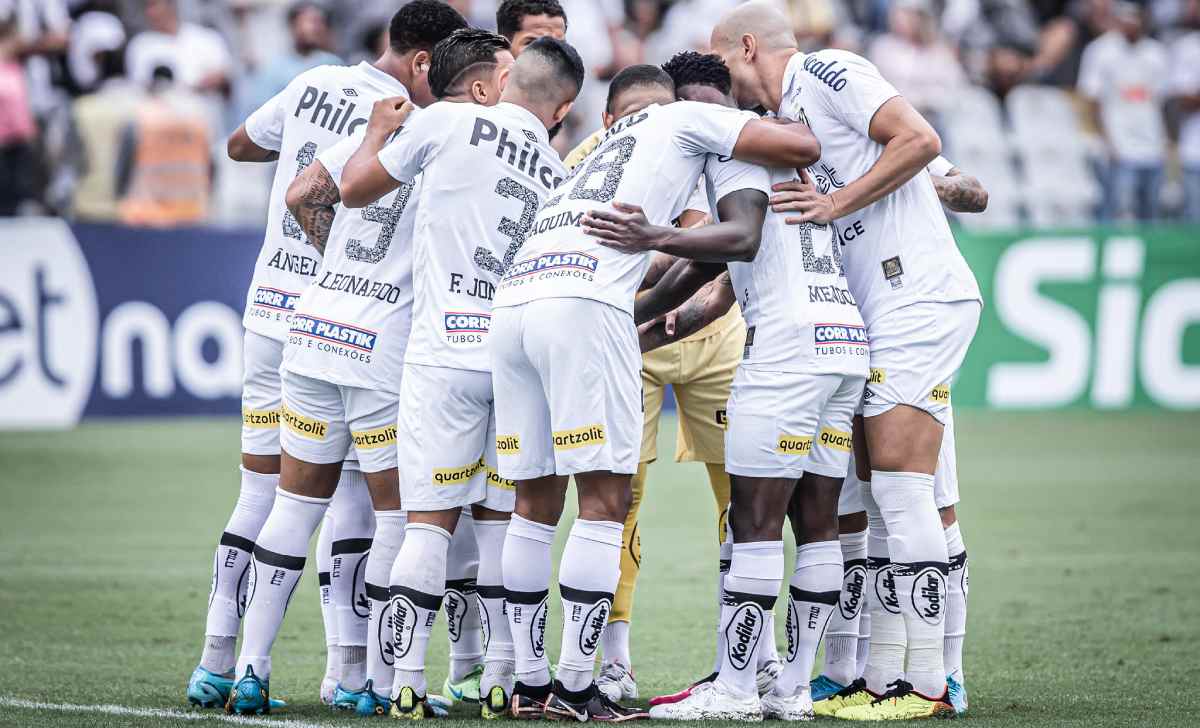 A falta de continuidade à beira do campo resultou em uma equipe fragilizada defensivamente