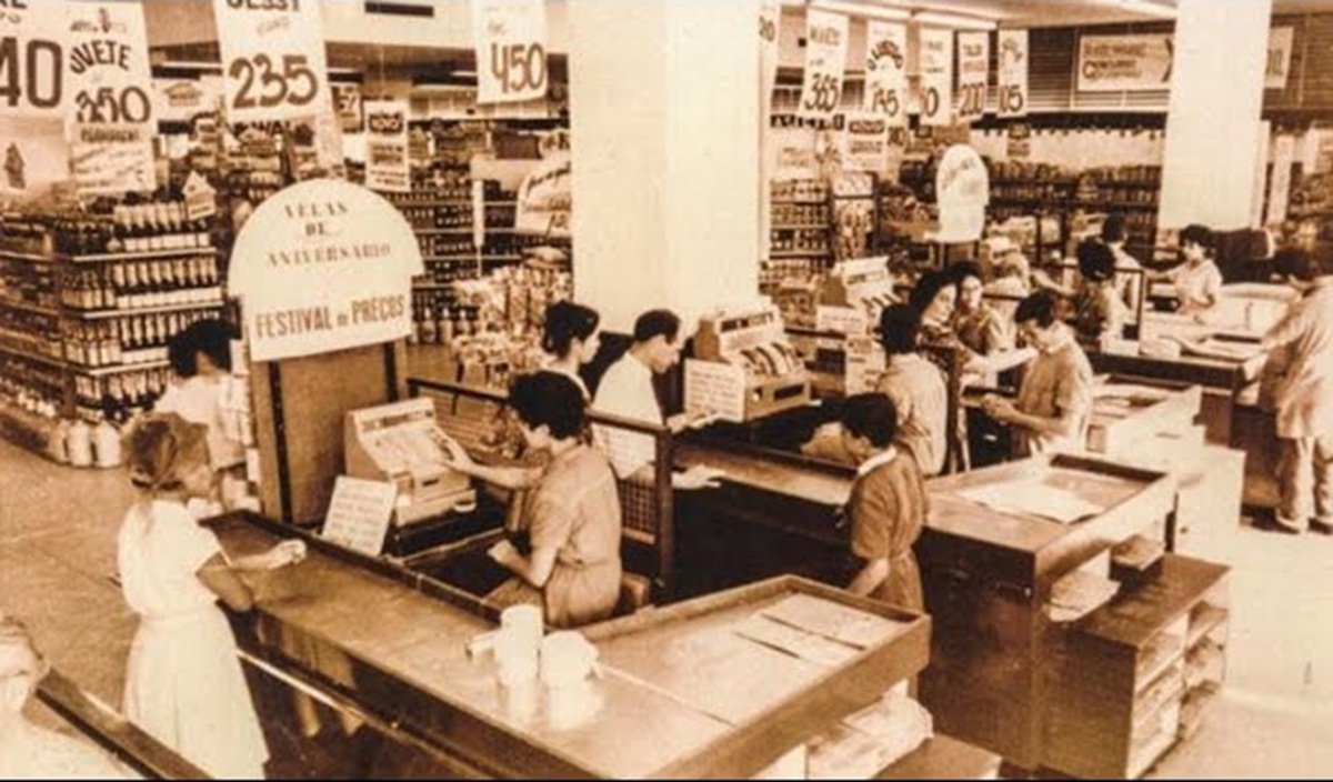Primeiro supermercado no Brasil foi inaugurado na Rua da Consolação, em São Paulo, 1953
