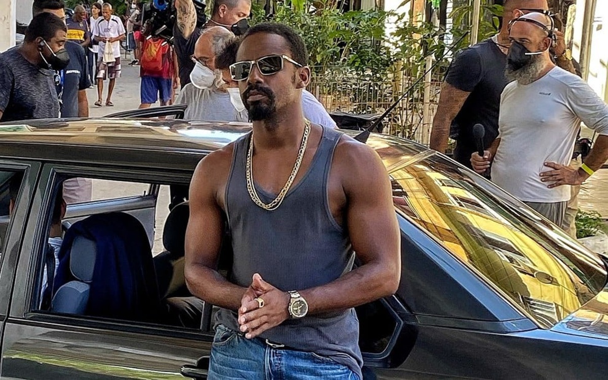 Raphael Logam tem se destacado como um dos principais nomes da televisão brasileira