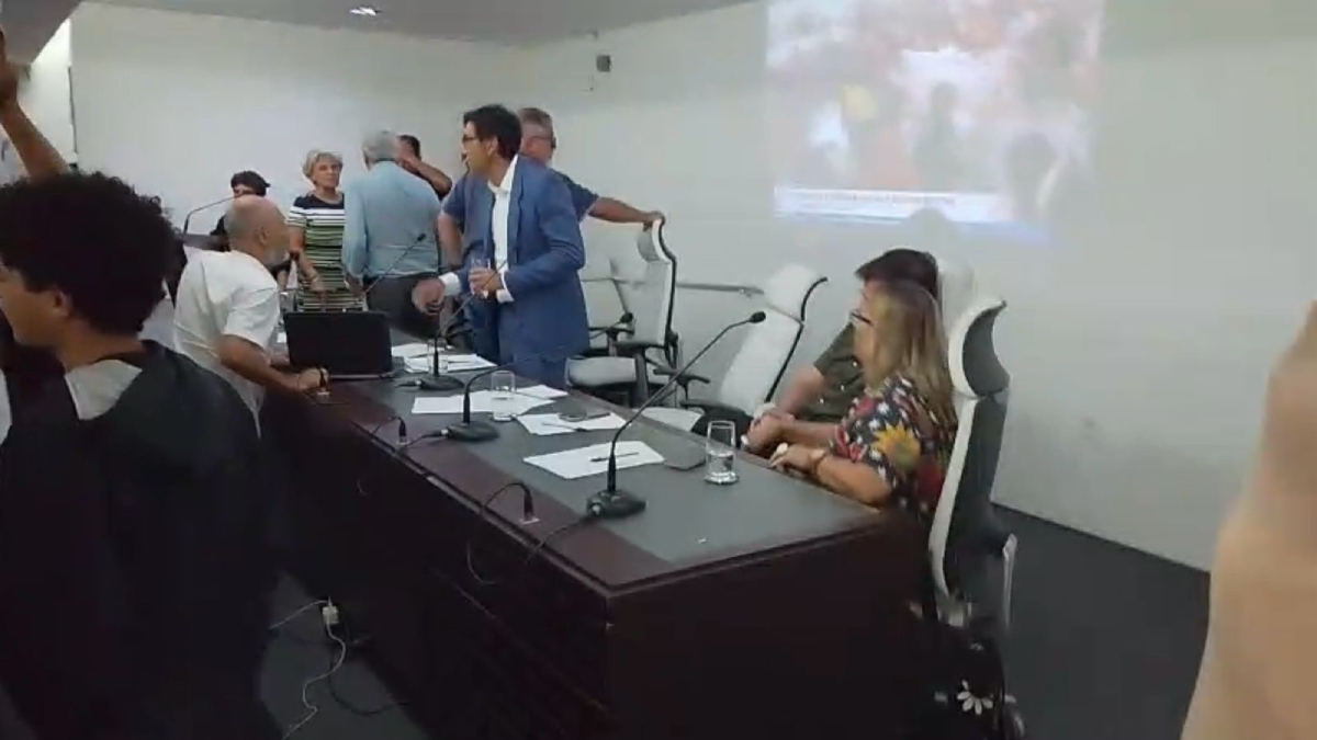 O futuro da Escolástica Rosa foi debatido durante uma sessão na Câmara de Santos
