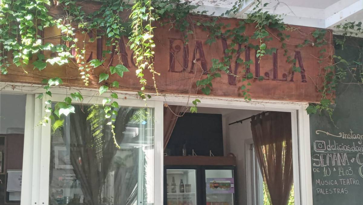 A cafeteria "Delícias da Villa" está localizada na rua Cunha Moreira, 80, na galeria Villa Caiçara