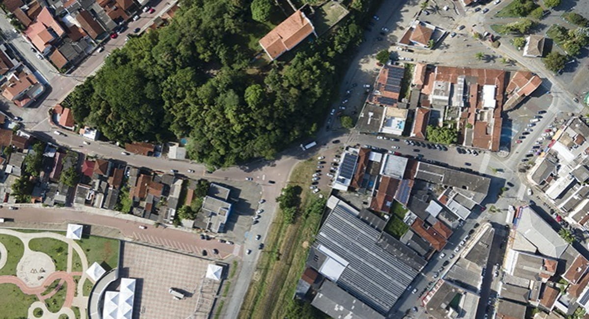 Além da interdição, ficam também proibidos estacionamentos nos locais, a partir dos horários indicados