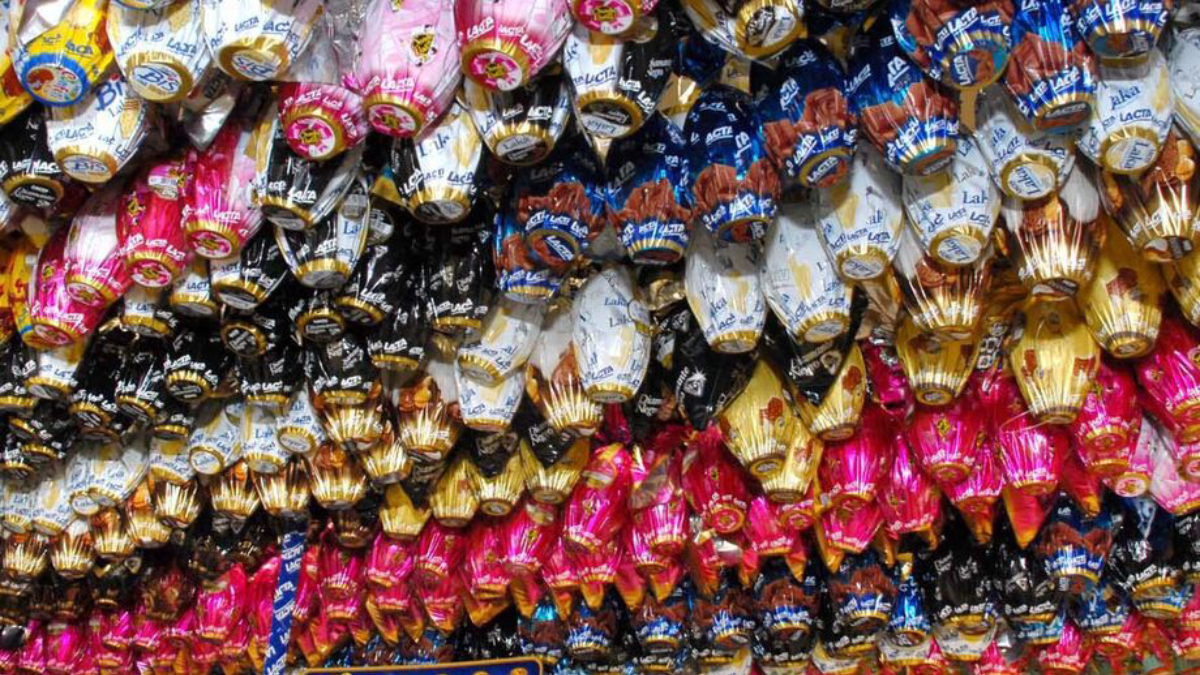 A data comemorativa chega com mudanças visíveis nos supermercados