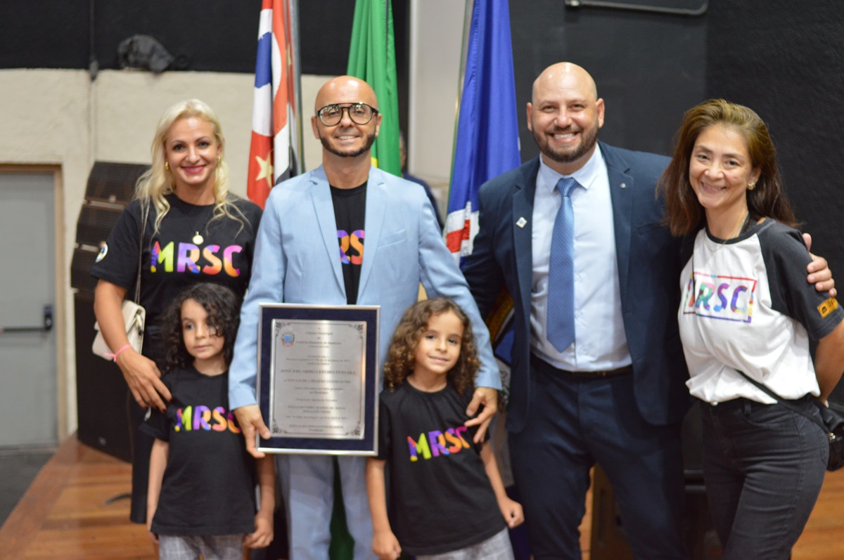 Edu Leporo recebeu oficialmente o título de Cidadão Itanhaense