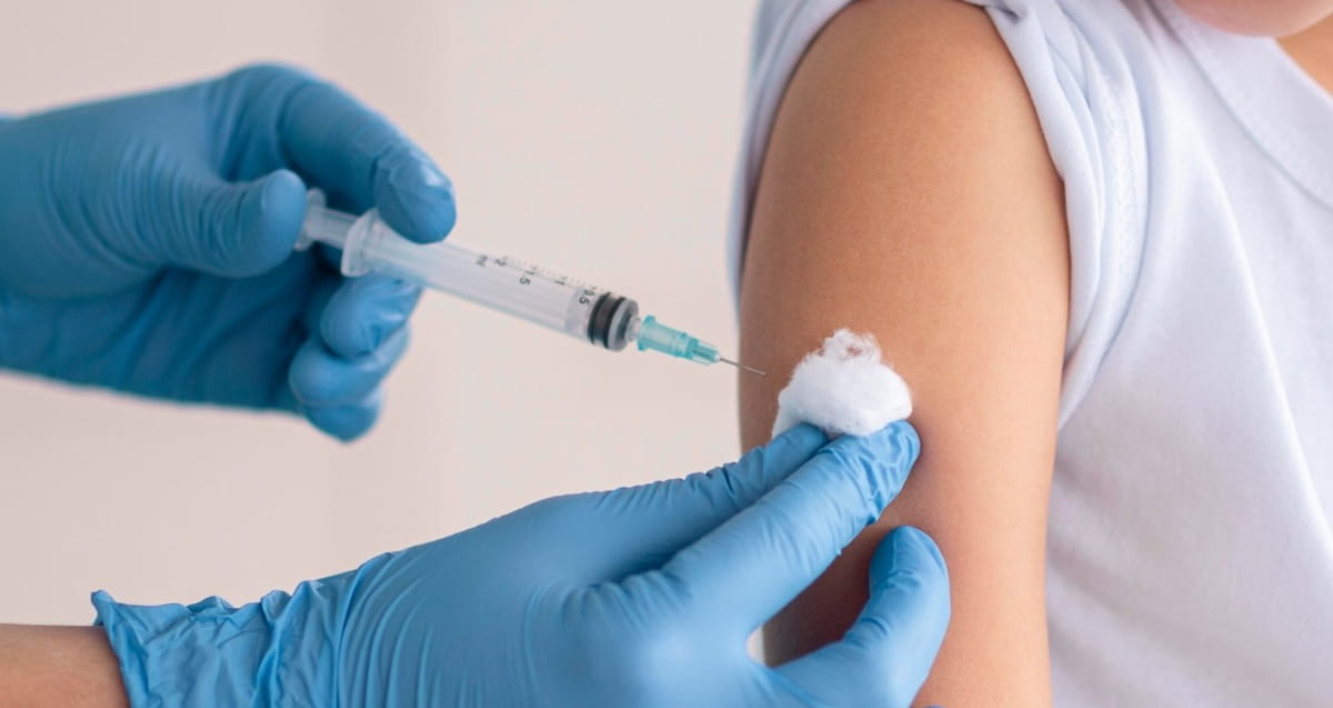 A tuberculose afeta os pulmões e pode provocar tosse seca ou produtiva, com duração de três semanas ou mais