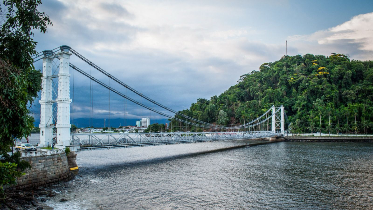Ponte Pênsil funcionará em sentido único durante breves períodos até quarta-feira
