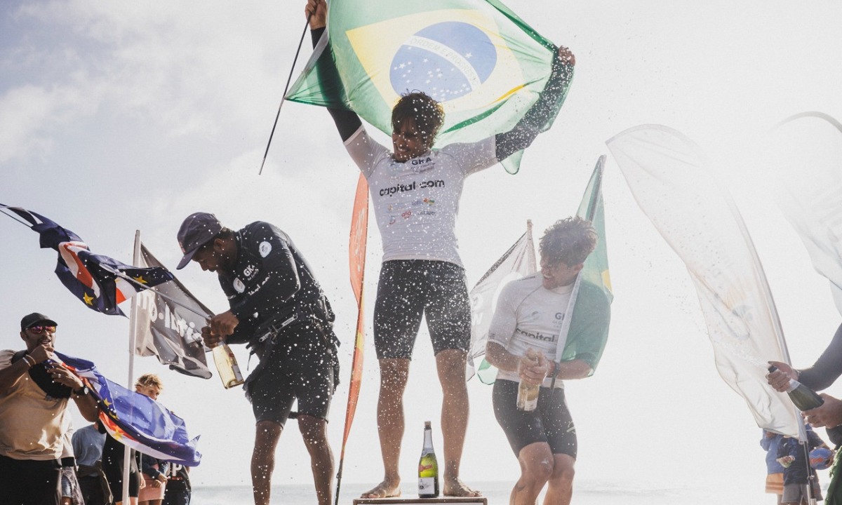 Gabriel Benetton, de Itanhaém, de 20 anos, conquistou o 3&ordm; lugar na primeira etapa do GKA Kite-Surf Word Cup