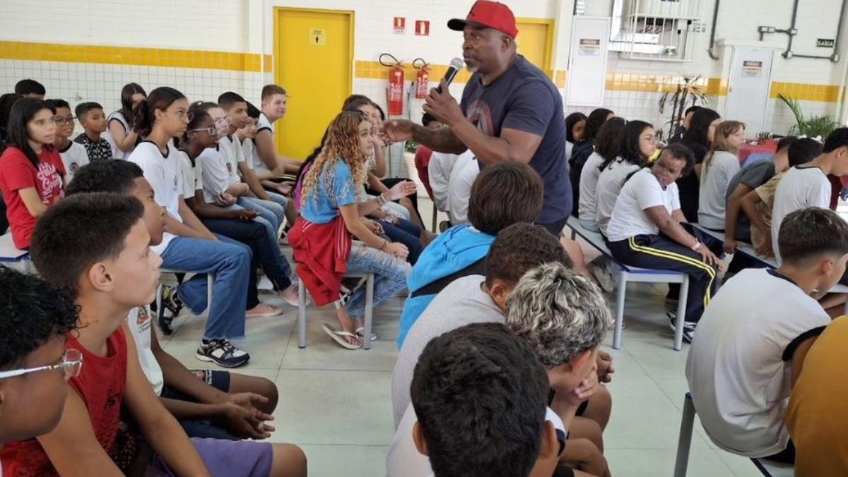 MC Renatão realiza palestras sobre a obtenção de dinheiro por meios ilícitos