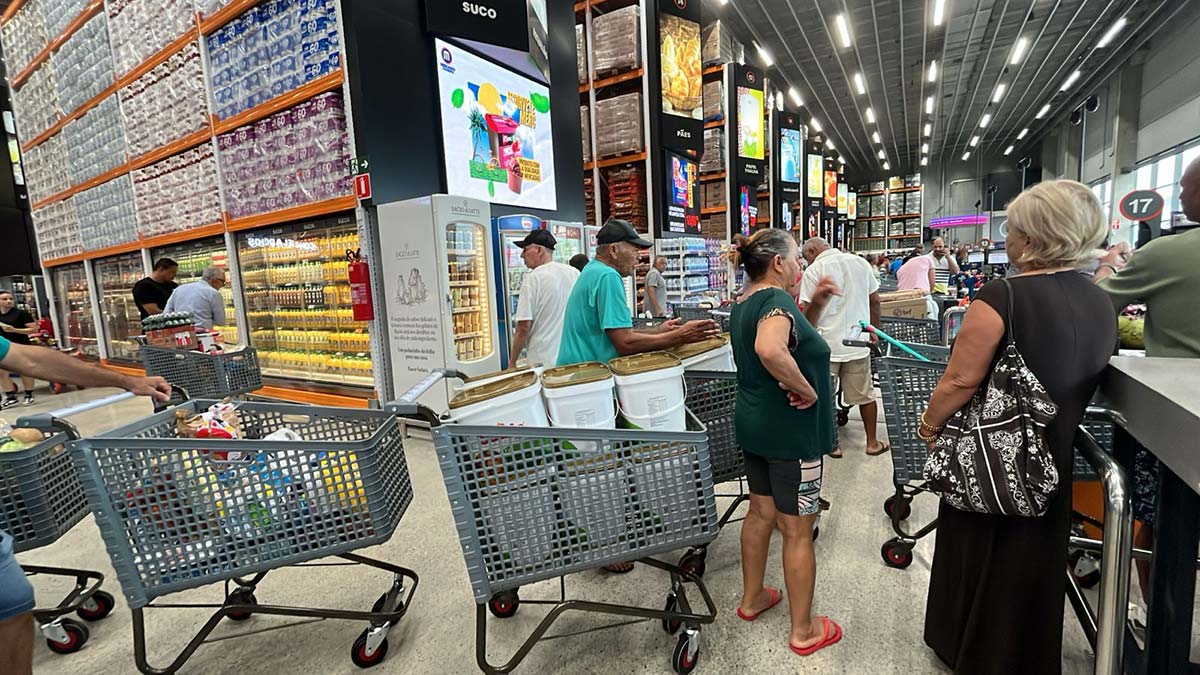 O Mercadão Atacadista abriu suas portas nesta quinta-feira (10), em Bertioga