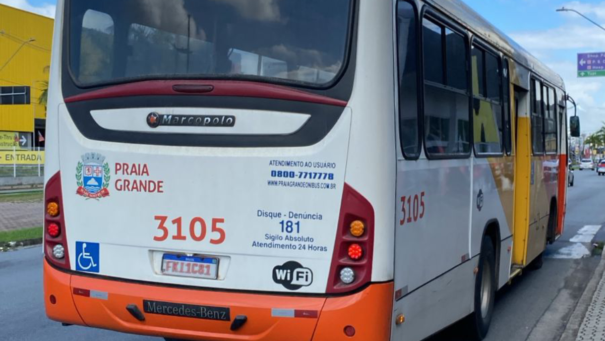 A situação evidencia o descuido com a manutenção do transporte público