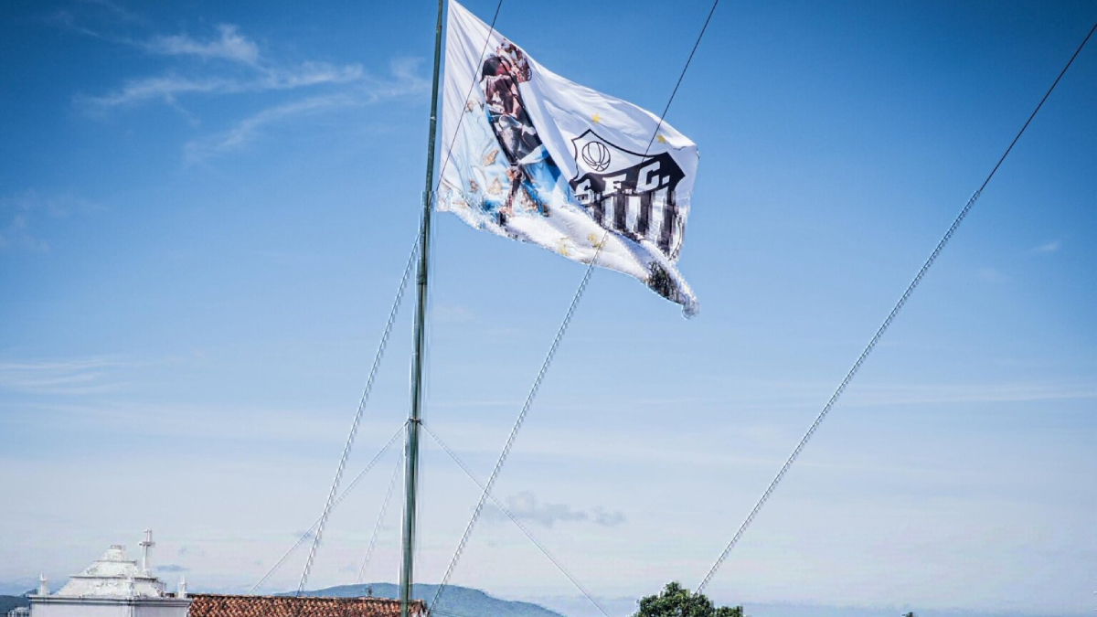 Fundado em 1912, o Santos FC se consolidou como um dos clubes mais vitoriosos do futebol mundial