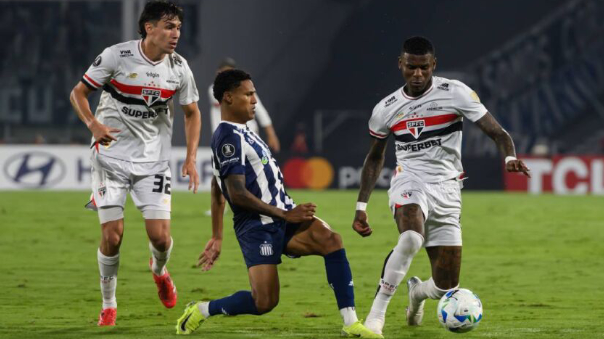 O único gol da partida foi marcado por Alisson aos 30 minutos do segundo tempo