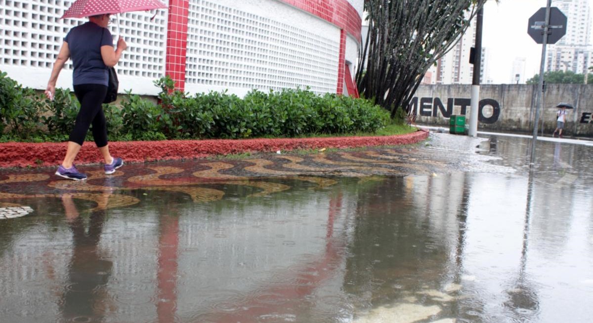 Pode voltar a chover forte no litoral de SP, mas não como o sábado (19)