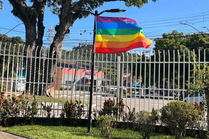 O evento acontece das 8h às 18h no Auditório do Paço Municipal e o tema será "Construindo a Política Nacional dos Direitos das Pessoas LGBTQIA+"