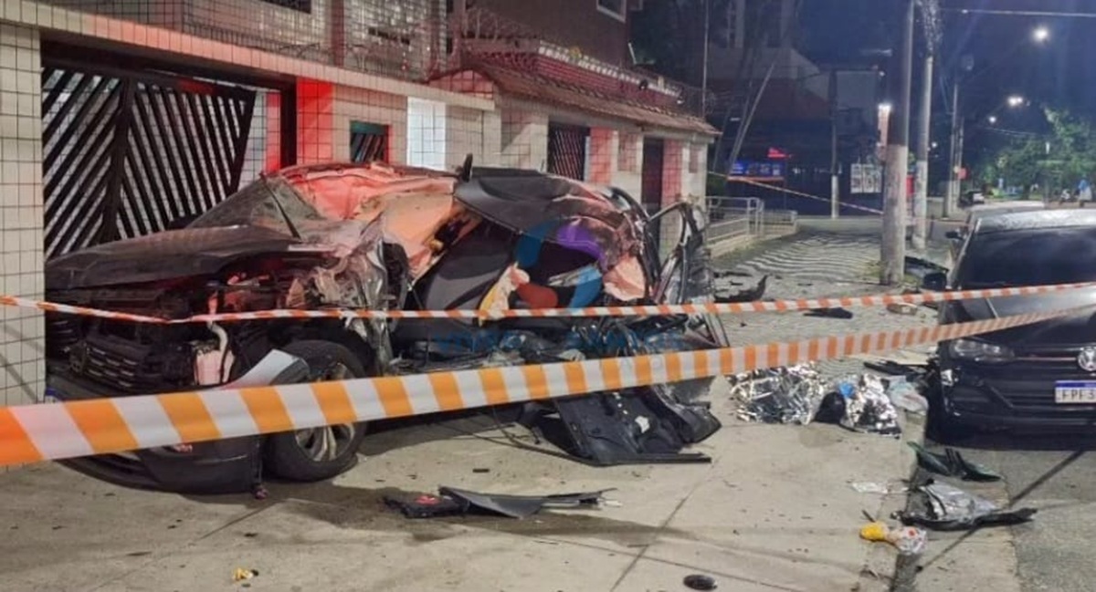 A colisão aconteceu por volta das 2h30 da manhã, na altura do número 650 da Avenida Afonso Pena, no bairro Aparecida