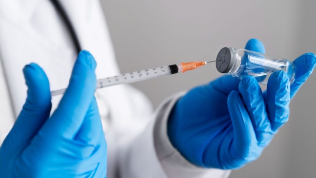 É importante que os munícipes levem um documento com foto e, se possível, a carteira de vacinação