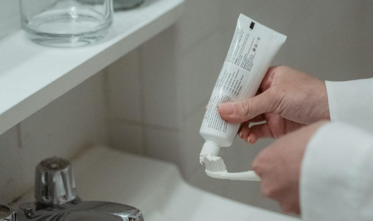 Pesquisas recentes sugerem que infecções gengivais crônicas, como a periodontite, podem aumentar o risco de doenças neurodegenerativas