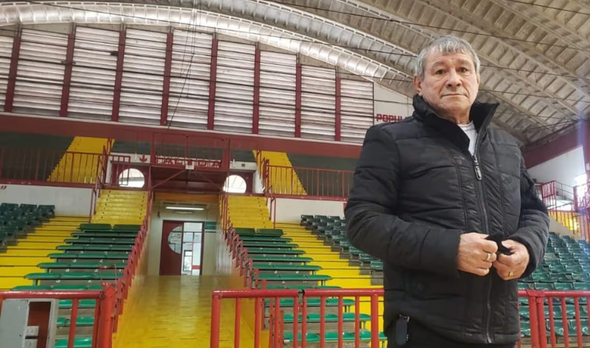 Cata é recepcionista do Centro Esportivo Municipal Carlos Cerutti, onde trabalha há mais de duas décadas