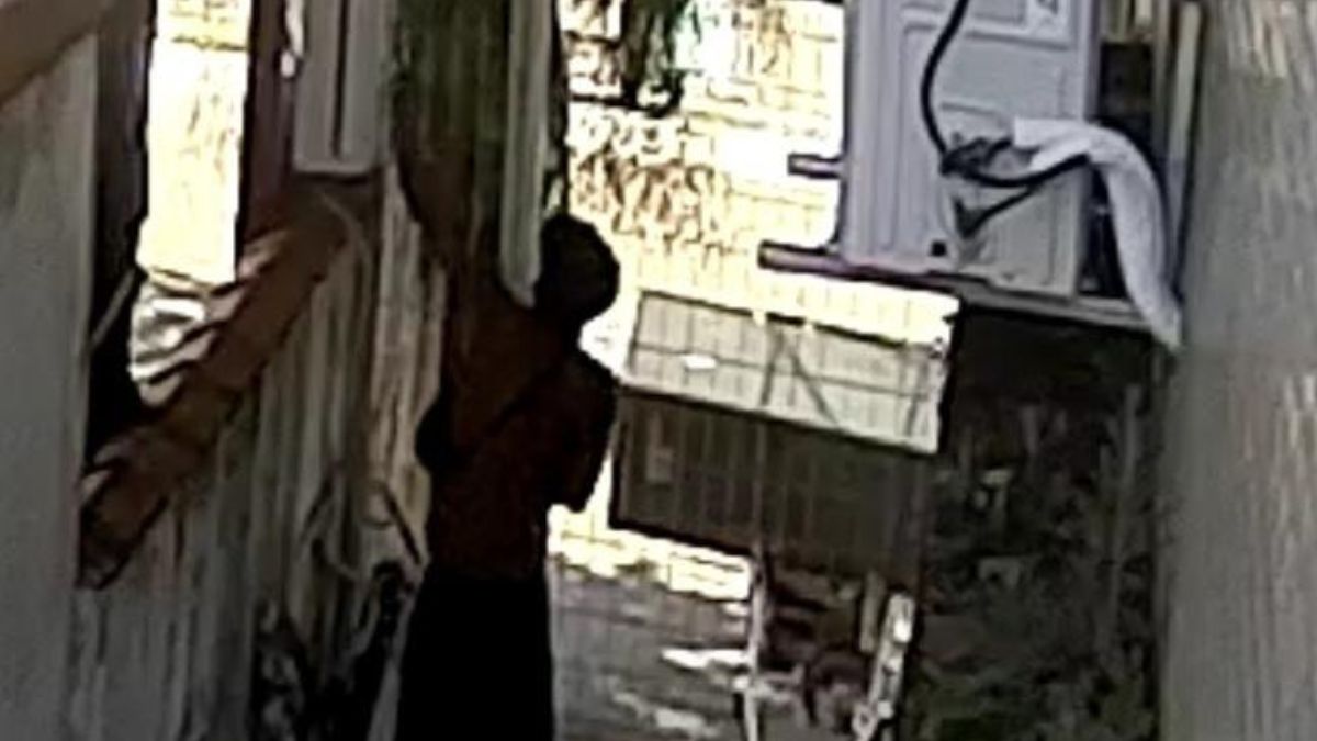 Os guardas municipais encontraram o suspeito já com vários equipamentos de ar-condicionado do lado de fora da unidade.