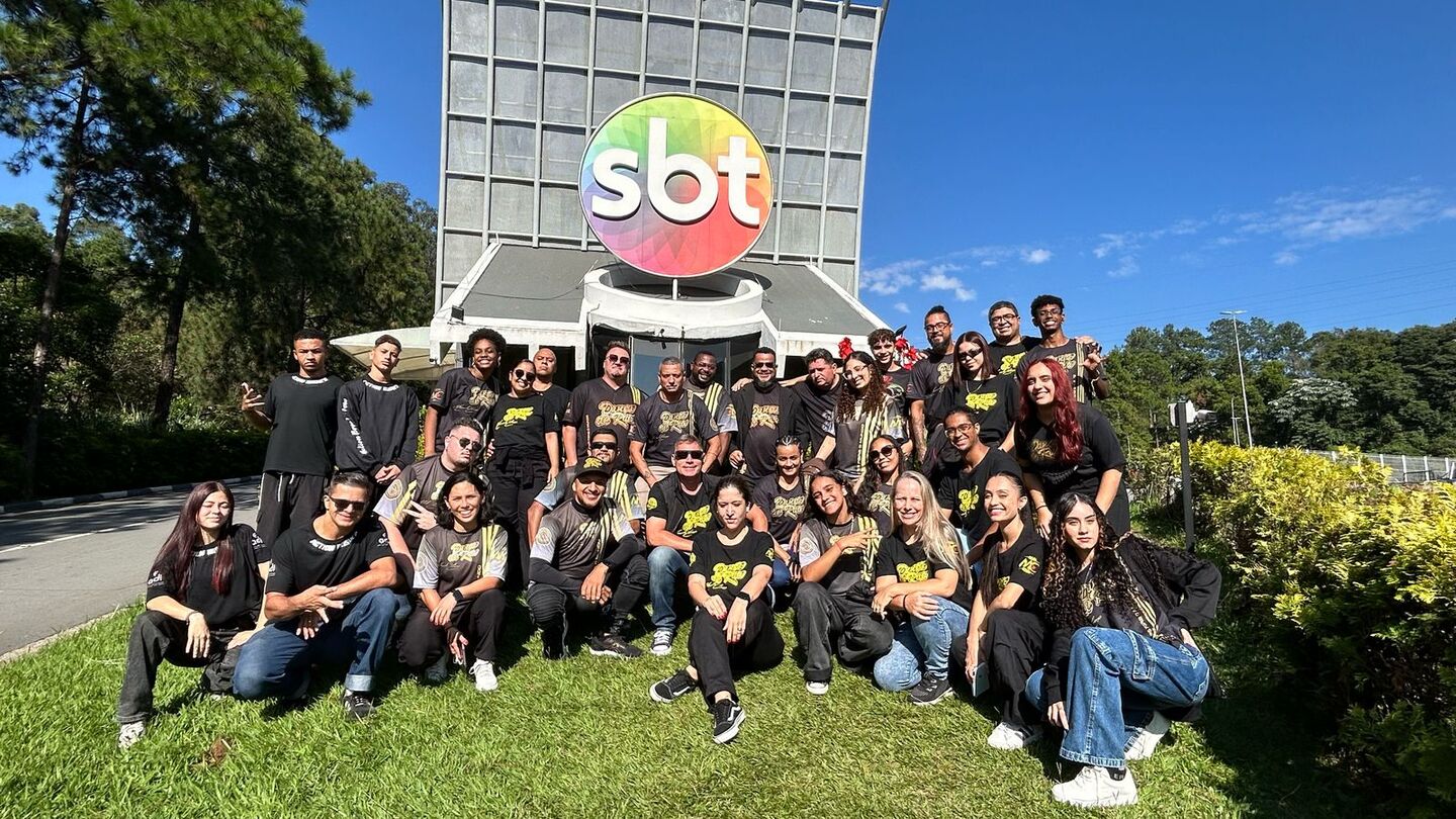 Grupo Dança de Rua do Brasil com 30 integrantes dá show no programa do SBT