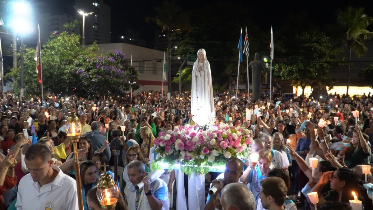 A santa chegou na cidade no dia 03 de maio.