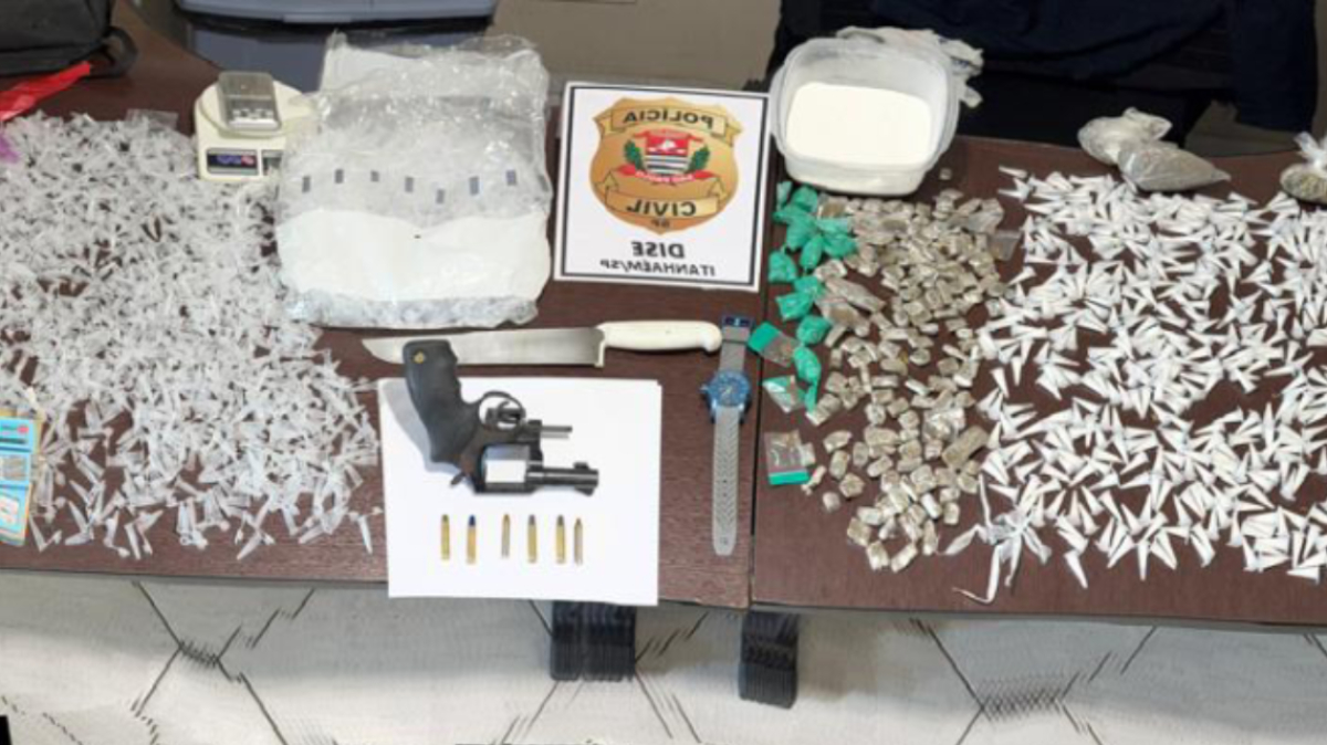 O homem, de 20 anos, assumiu estar atuando no tráfico de drogas