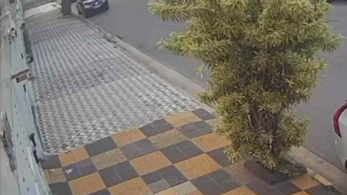 Ainda de acordo com o morador, o homem flagrado nas imagens tem ganhado notoriedade na região por envolvimento em crimes semelhantes