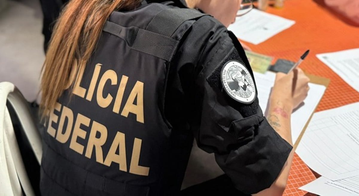 Participaram desse esforço conjunto 467 policiais federais e 156 policiais civis e foram realizadas 35 prisões em flagrante