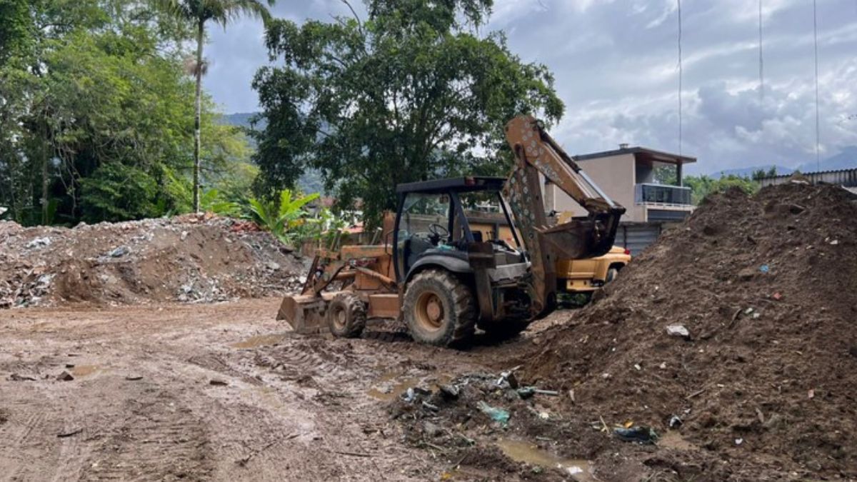 Areia estava em área de preservação ambiental permanente em Ubatuba.