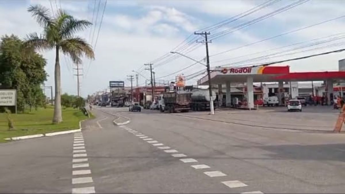 Posto clandestino e interditado em praia grande por vender gasolina