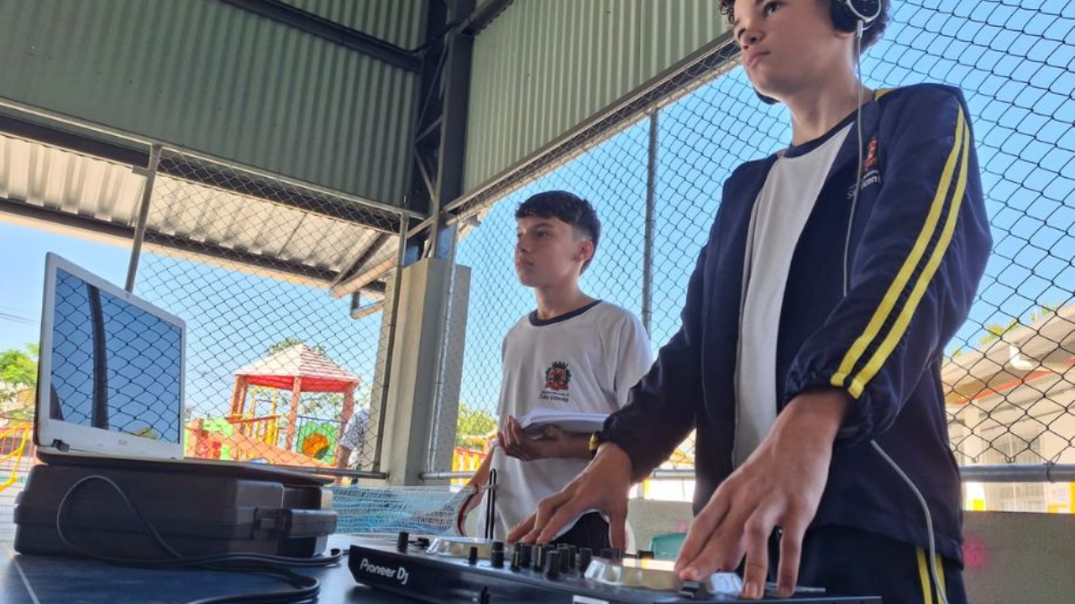 O projeto oferece oficinas voltadas aos cinco elementos da cultura Hip Hop