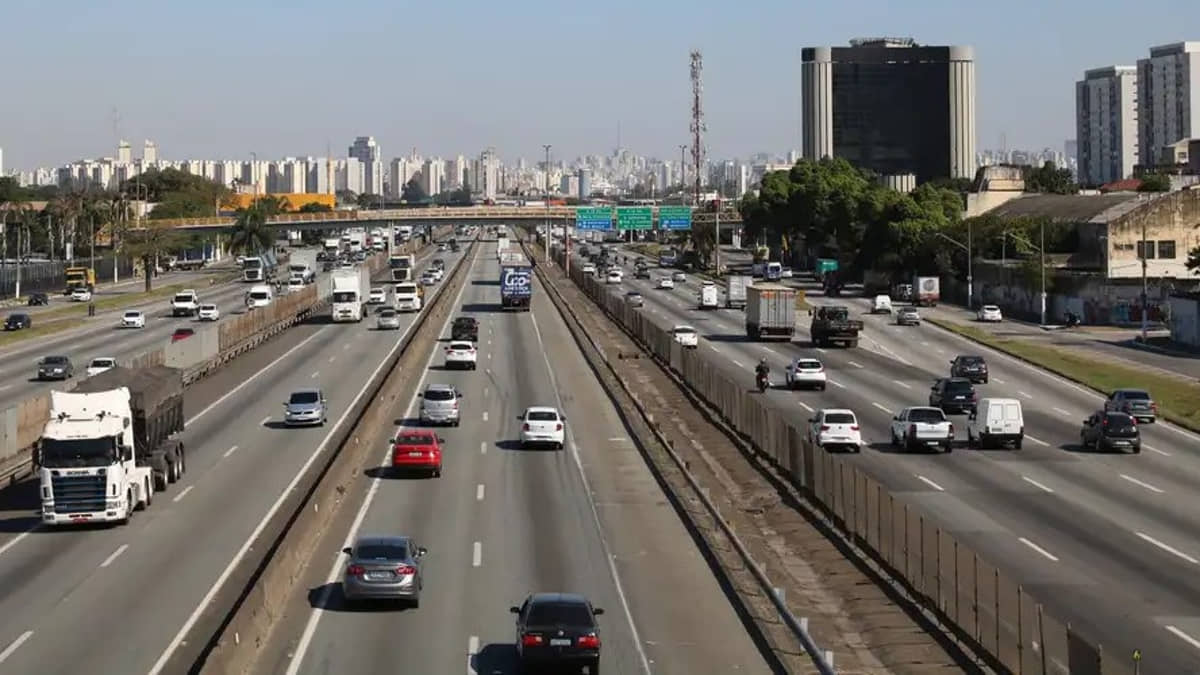 As intervenções na Dutra envolvem a construção de 24 km de novas faixas expressas e 10 km de pistas marginais na Grande São Paulo
