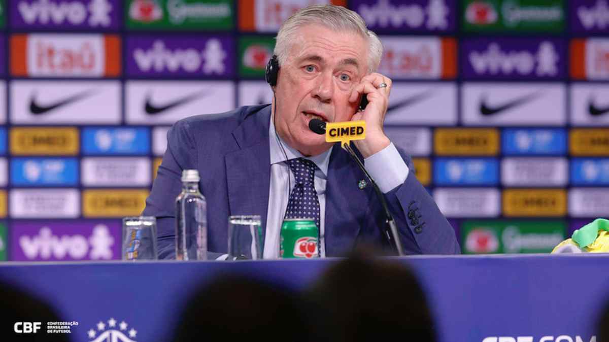O novo técnico da Seleção Brasileira, Carlo Ancelotti, foi recebido com entusiasmo e disse, em seu discurso inicial, ter uma conexão especial com o Brasil