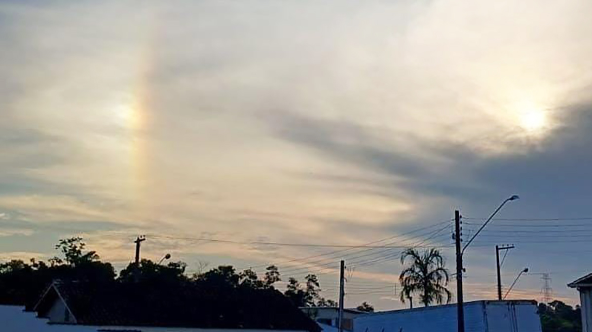 Moradora registrou um vídeo em que aparecem dois sóis na imagem