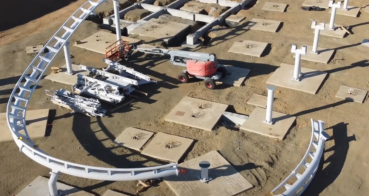 Início das montagens da Ghost Rider, maior e mais rápida montanha-russa da América Latina