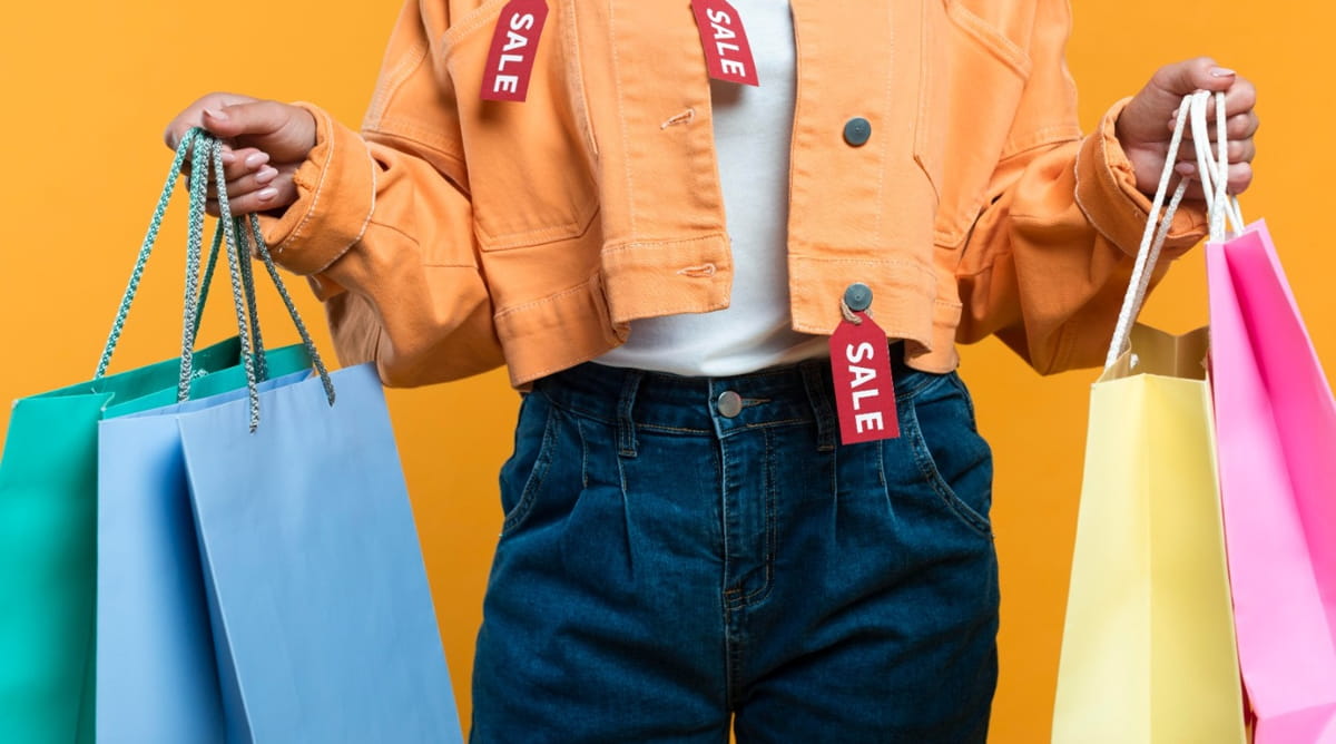 Um dos casos mais simbólicos é o da Forever 21, gigante da fast-fashion que já atraiu multidões em busca de roupas com preços incrivelmente baixos