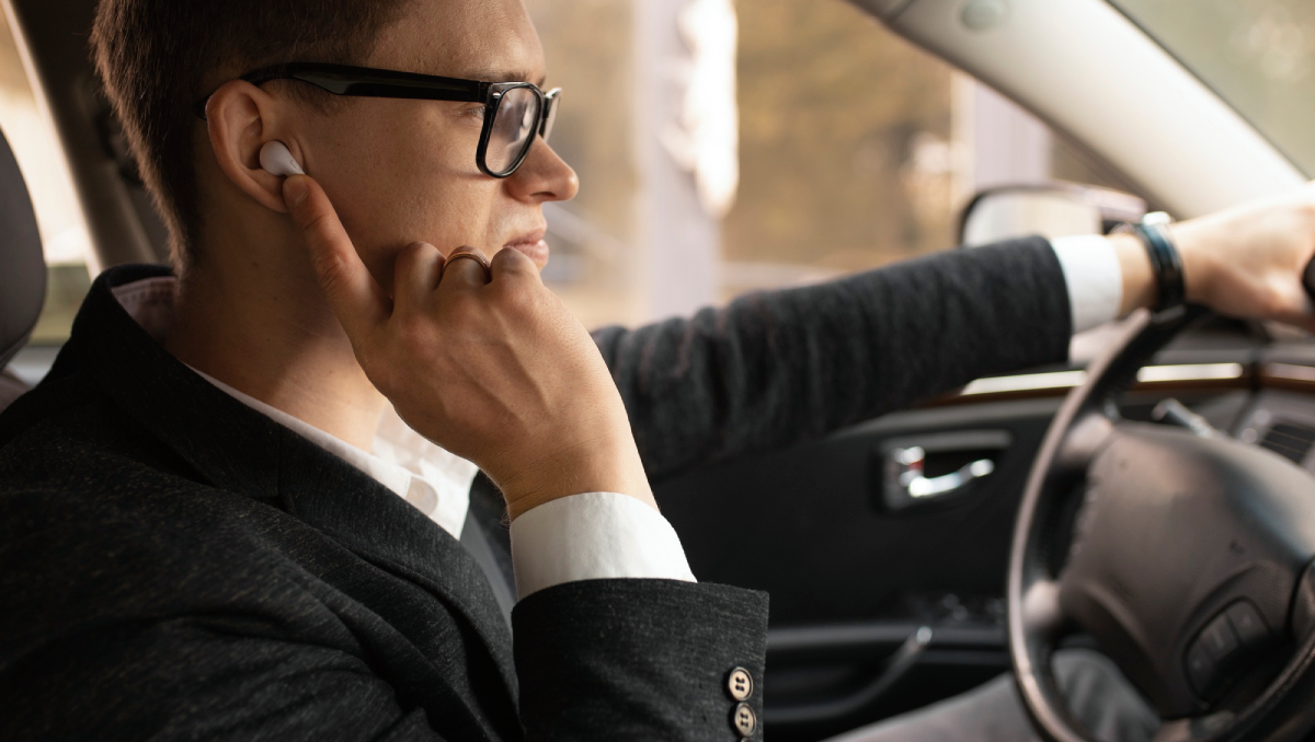 Uma dúvida frequente é se o motorista pode desrespeitar regras de trânsito em situações de perigo iminente, como durante um assalto, um arrastão ou ao se deparar com criminosos armados