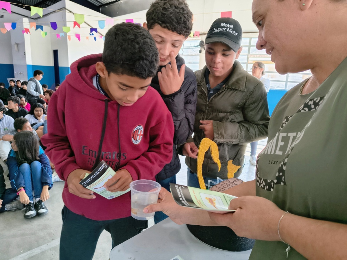 Ações educativas envolve de escorpiões para conscientizar alunos e famílias sobre prevenção