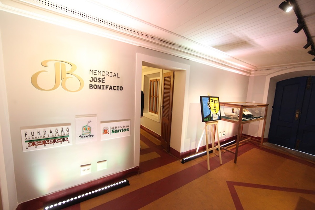 Memorial fica dentro da Casa das Culturas de Santos, localizada na Rua Sete de Setembro, 49, no Vila Nova