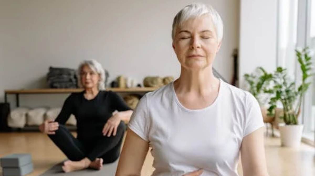Yoga é uma das atividades mais indicadas para idosos