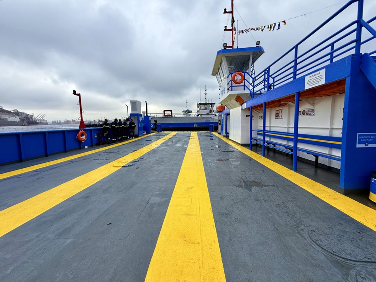 Embarcação FB-16 foi totalmente reformada para reforçar a travessia Santos-Guarujá