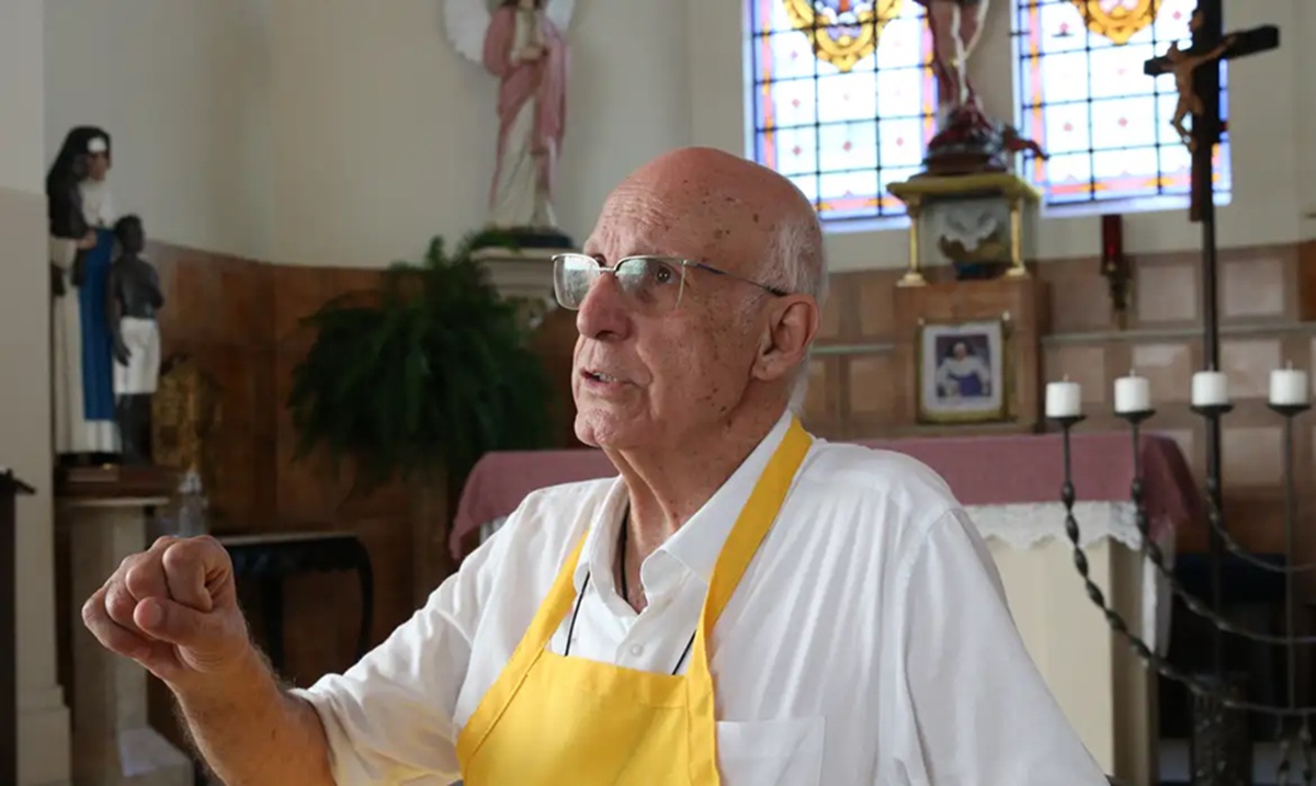 Padre Júlio Lancellotti é conhecido por defender minorias e, sobretudo, ajudar pessoas em situação de rua