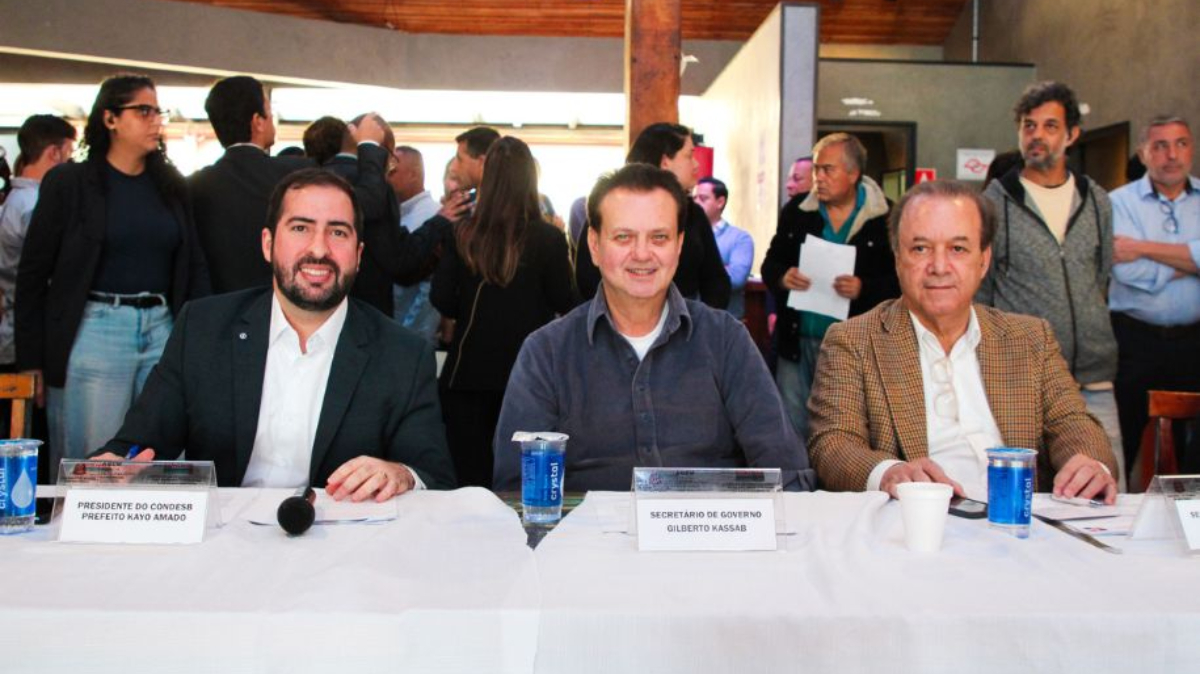 O encontro contou com a participação de representantes estaduais, incluindo os secretários Gilberto Kassab