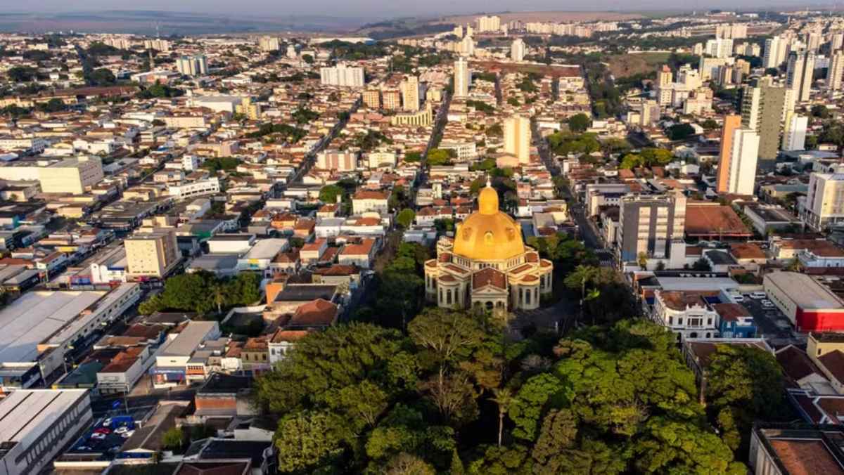 Um dos maiores exemplos desse sucesso é a Tractian, empresa fundada em 2019 por ex-alunos das universidades locais