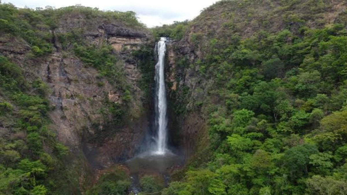 A 'Cachoeira da Jibóia' possui 144 metros de altura e é uma das maiores da região