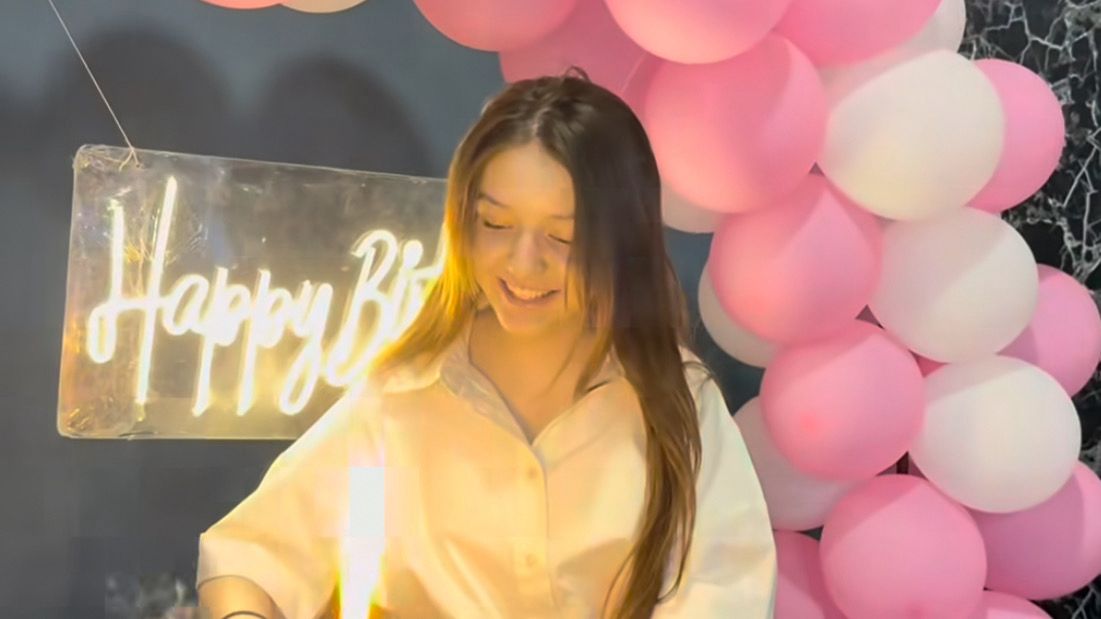 A morte brutal da influenciadora provocou forte repercussão online, com milhares de fãs e colegas lamentando o ocorrido nos comentários de sua última publicação