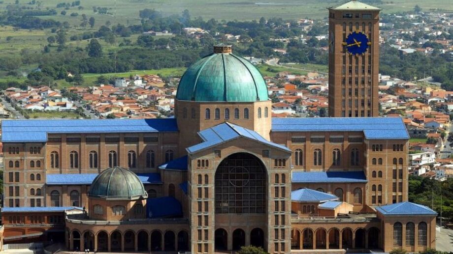 A Basílica de Nossa Senhora Aparecida é uma das maiores do mundo
