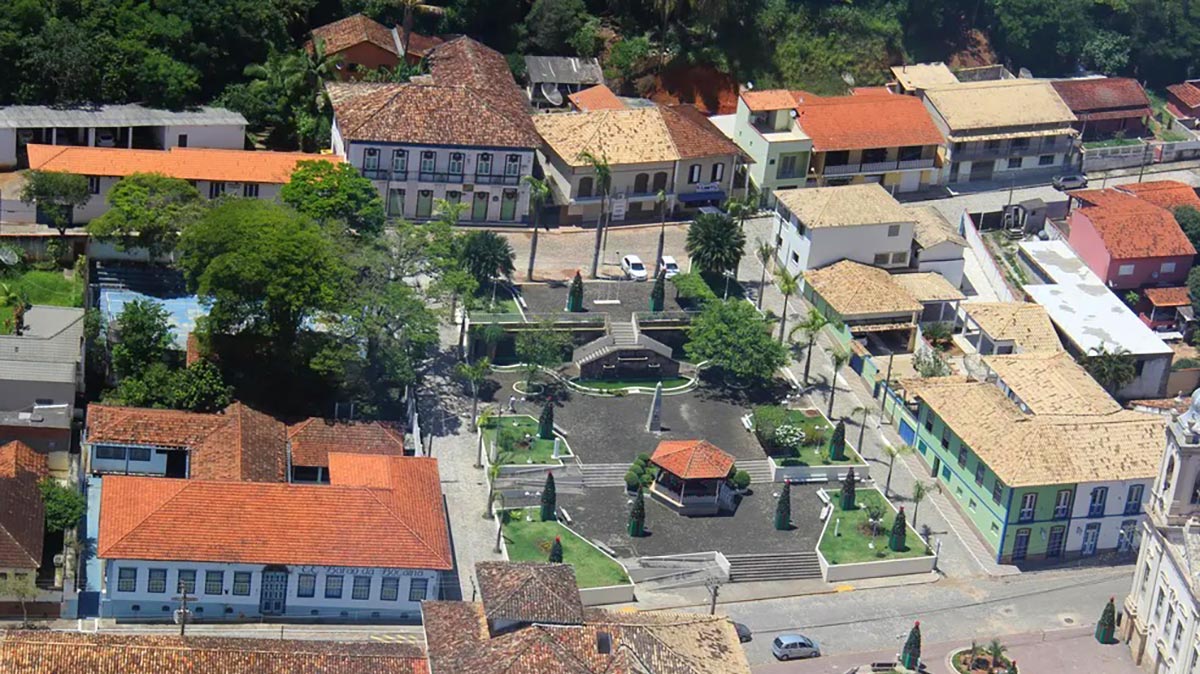 O município guarda um acervo arquitetônico valioso, que revela capítulos importantes da história local e nacional